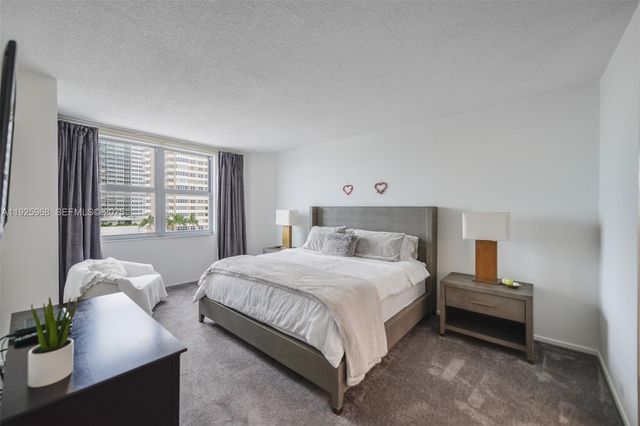 1950 S Ocean Dr 5Q, Hallandale Beach, FL 33009