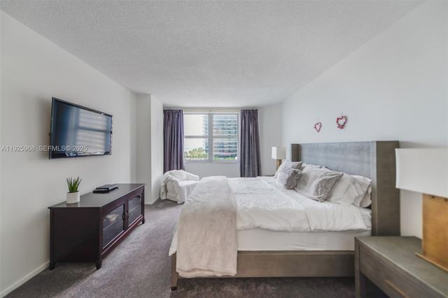 1950 S Ocean Dr 5Q, Hallandale Beach, FL 33009