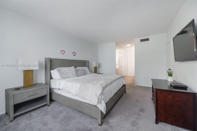 1950 S Ocean Dr 5Q, Hallandale Beach, FL 33009