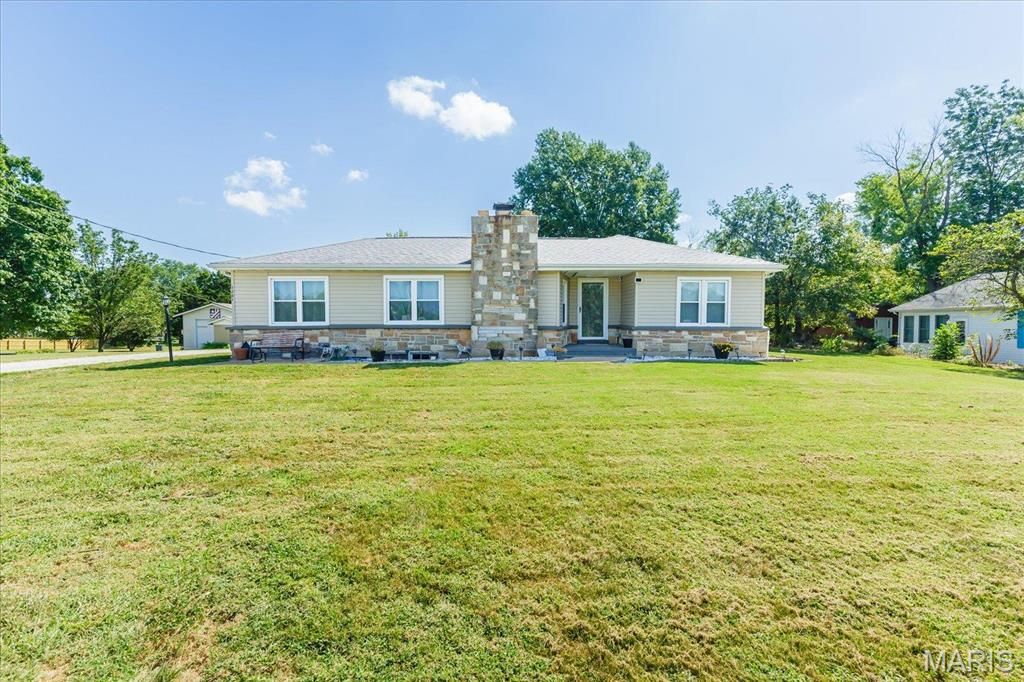 1281 Highway K, St Clair, MO 63077