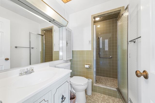48 Bigelow Ave 28, Watertown, MA 02472