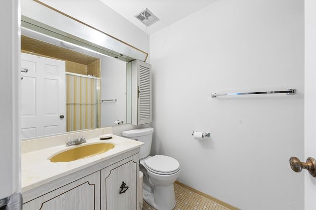 48 Bigelow Ave 28, Watertown, MA 02472