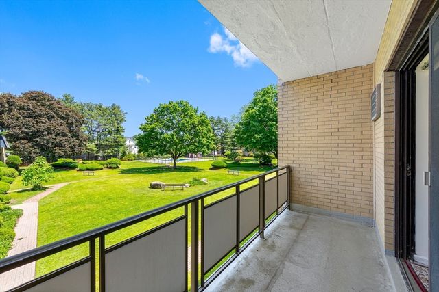 48 Bigelow Ave 28, Watertown, MA 02472