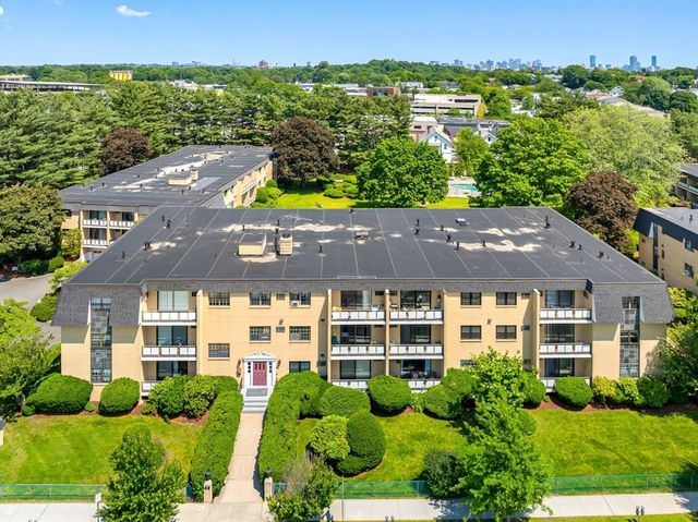 48 Bigelow Ave 28, Watertown, MA 02472