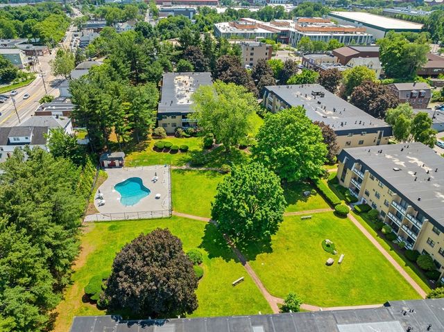 48 Bigelow Ave 28, Watertown, MA 02472