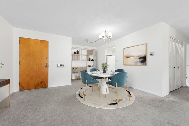 48 Bigelow Ave 28, Watertown, MA 02472