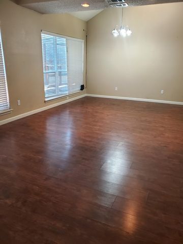 2920 Peninsula Way, Carrollton, TX 75007