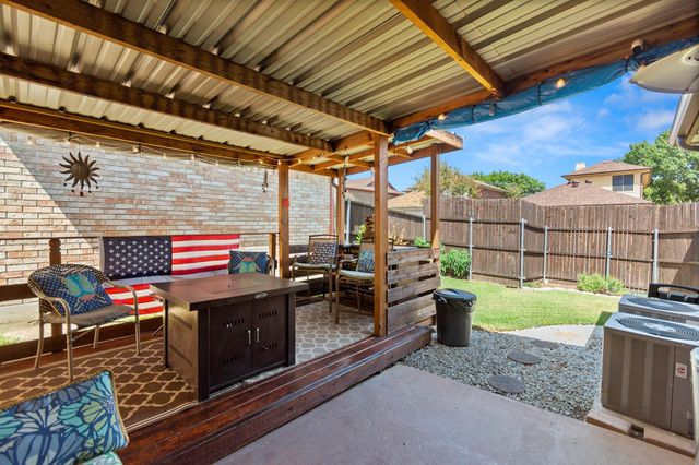 2920 Peninsula Way, Carrollton, TX 75007