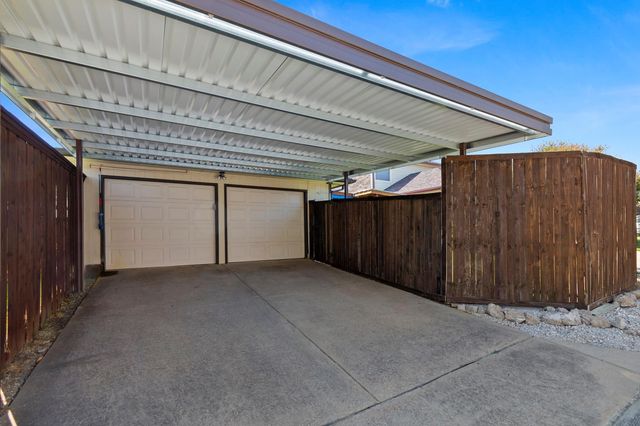 2920 Peninsula Way, Carrollton, TX 75007