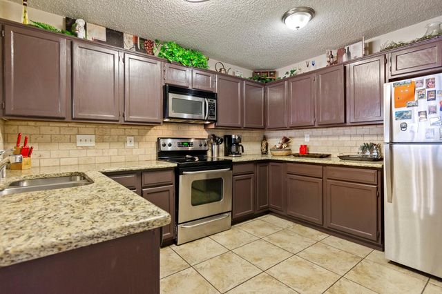 2920 Peninsula Way, Carrollton, TX 75007