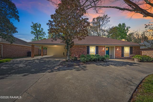 304 Renwood Circle, Lafayette, LA 70503
