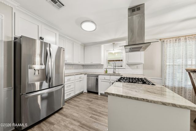 304 Renwood Circle, Lafayette, LA 70503