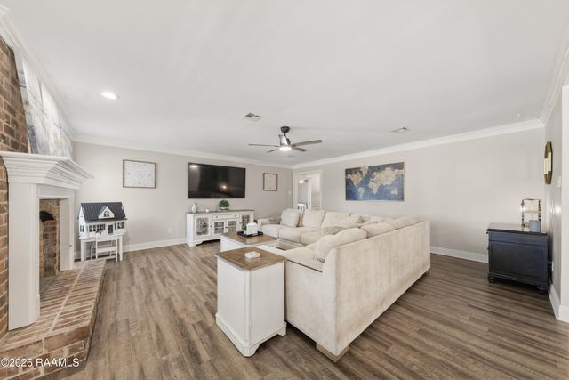 304 Renwood Circle, Lafayette, LA 70503