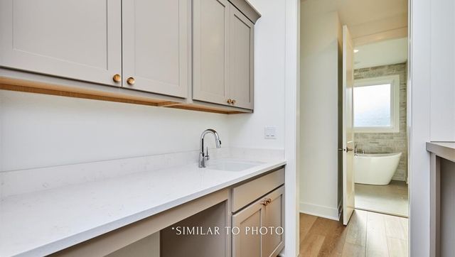 11215 Brookdale Drive, West Des Moines, IA 50263
