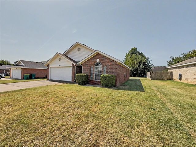 921 Sunflower Street, Centerton, AR 72719