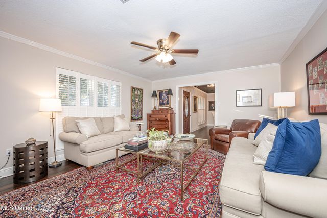 910 Warren Street, Pascagoula, MS 39567