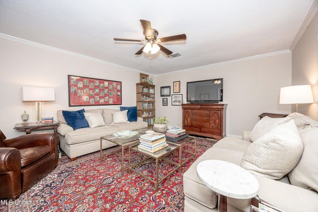 910 Warren Street, Pascagoula, MS 39567