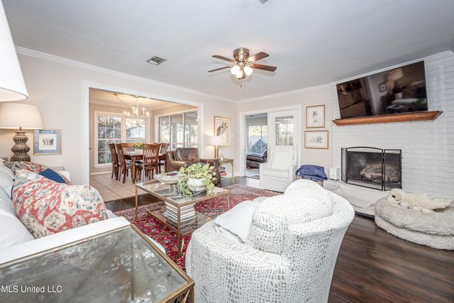 910 Warren Street, Pascagoula, MS 39567