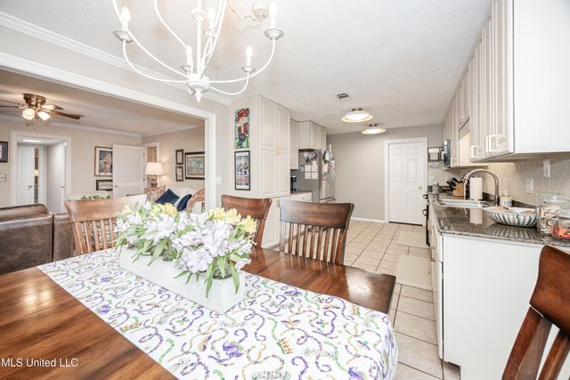 910 Warren Street, Pascagoula, MS 39567