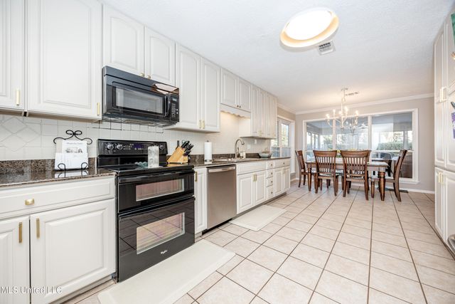 910 Warren Street, Pascagoula, MS 39567