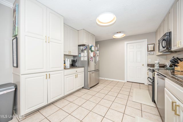 910 Warren Street, Pascagoula, MS 39567