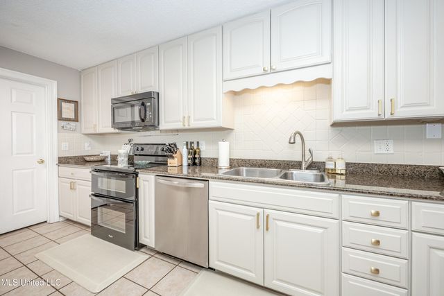 910 Warren Street, Pascagoula, MS 39567