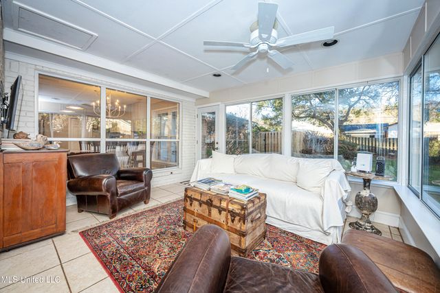 910 Warren Street, Pascagoula, MS 39567