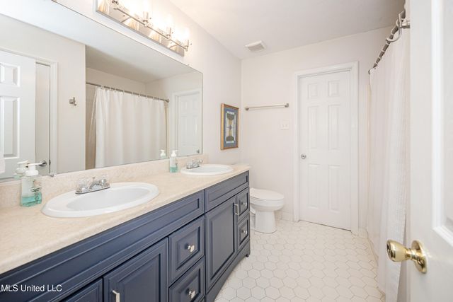 910 Warren Street, Pascagoula, MS 39567