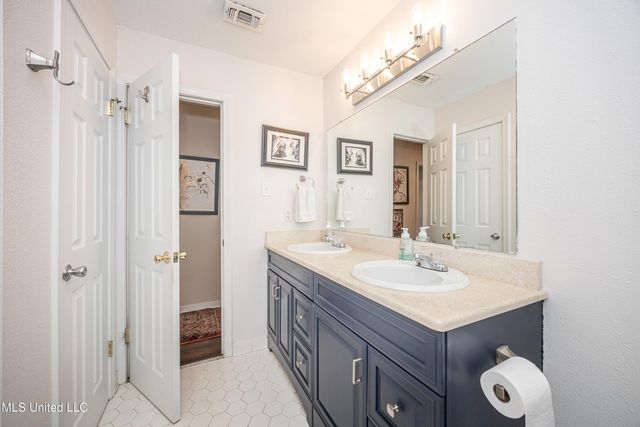 910 Warren Street, Pascagoula, MS 39567