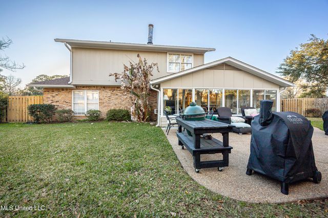 910 Warren Street, Pascagoula, MS 39567