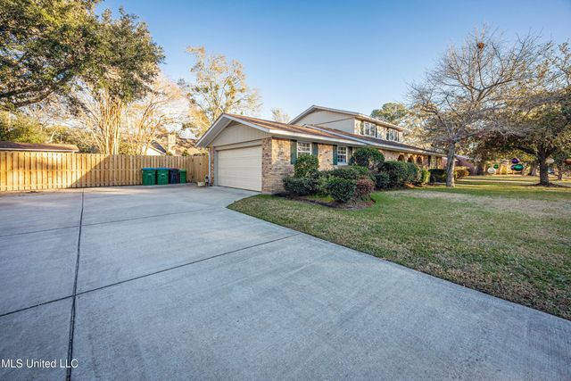 910 Warren Street, Pascagoula, MS 39567