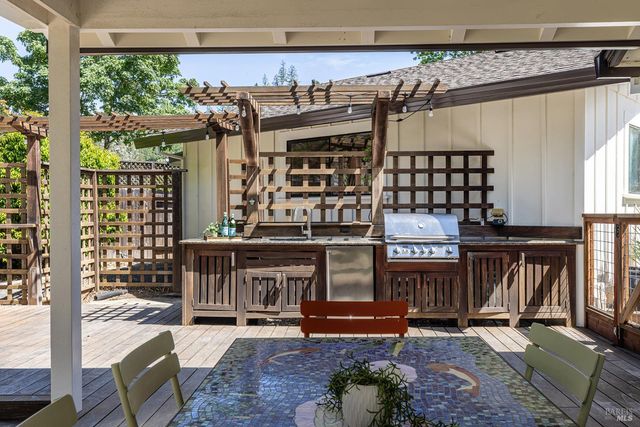 14734 Youngs Rd, Healdsburg, CA 95448