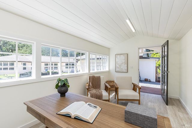 14734 Youngs Rd, Healdsburg, CA 95448