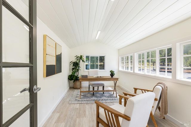 14734 Youngs Rd, Healdsburg, CA 95448