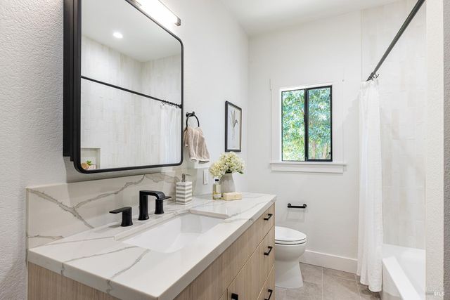 14734 Youngs Rd, Healdsburg, CA 95448