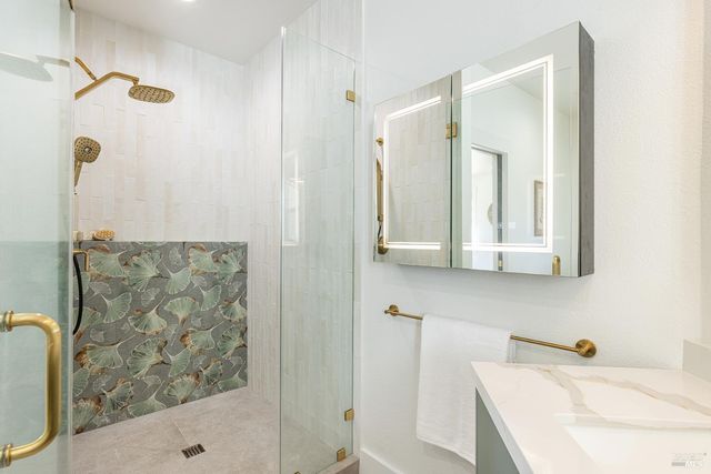 14734 Youngs Rd, Healdsburg, CA 95448