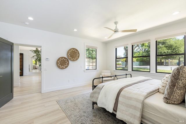 14734 Youngs Rd, Healdsburg, CA 95448