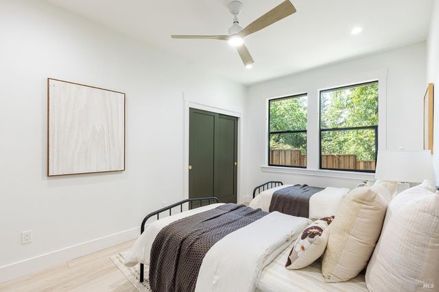 14734 Youngs Rd, Healdsburg, CA 95448