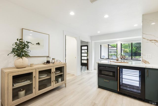 14734 Youngs Rd, Healdsburg, CA 95448