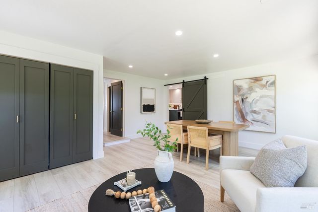 14734 Youngs Rd, Healdsburg, CA 95448