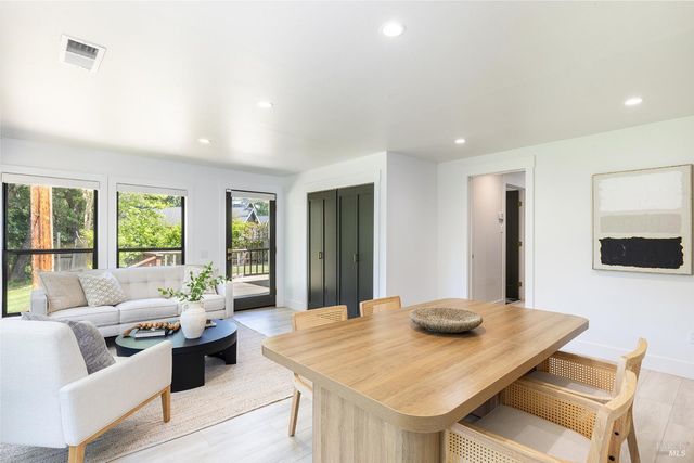 14734 Youngs Rd, Healdsburg, CA 95448