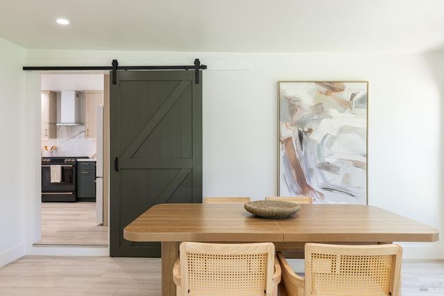 14734 Youngs Rd, Healdsburg, CA 95448