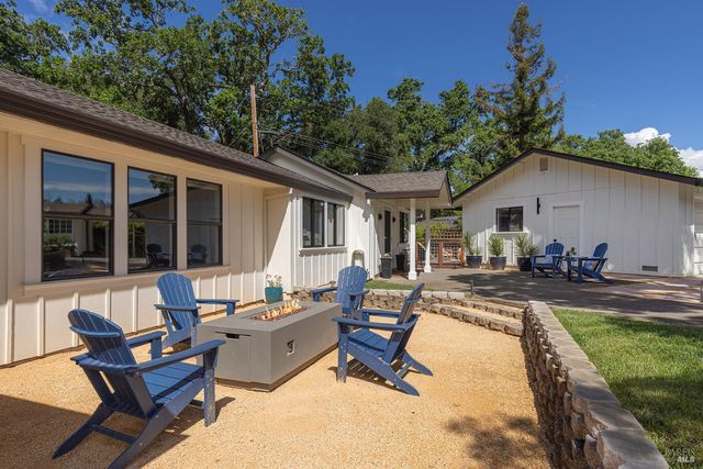 14734 Youngs Rd, Healdsburg, CA 95448