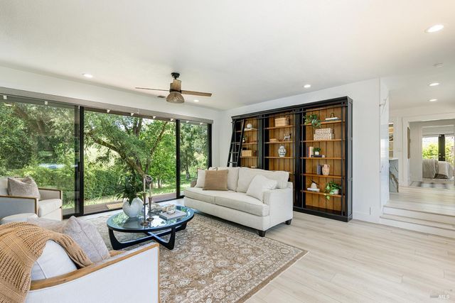 14734 Youngs Rd, Healdsburg, CA 95448