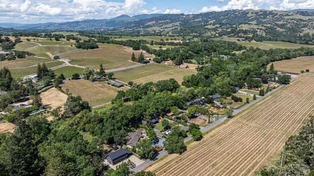 14734 Youngs Rd, Healdsburg, CA 95448