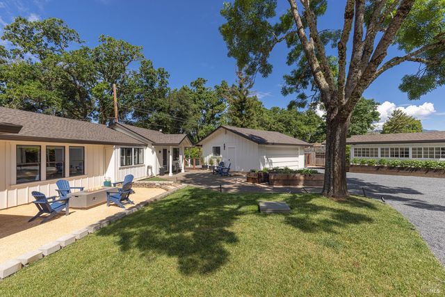 14734 Youngs Rd, Healdsburg, CA 95448