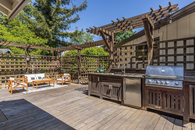 14734 Youngs Rd, Healdsburg, CA 95448