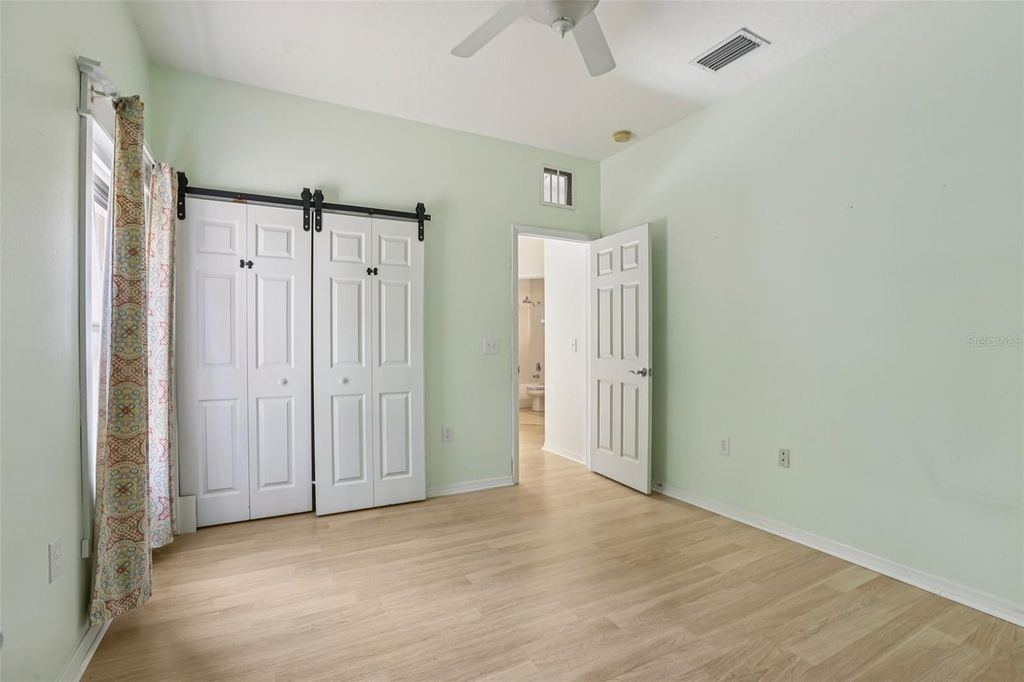 Image 22 of property listing at 12707 LINDA DRIVE, Tampa, FL 33612