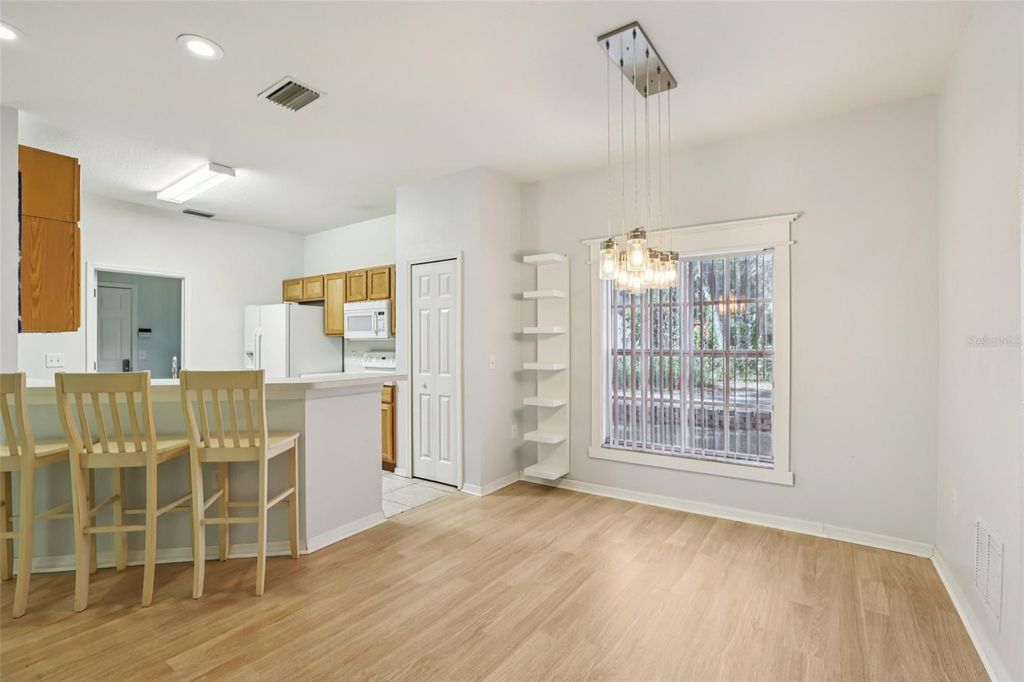 Image 8 of property listing at 12707 LINDA DRIVE, Tampa, FL 33612