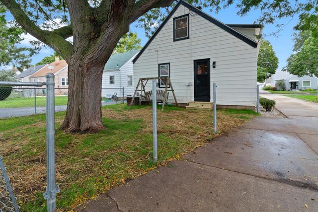 3805 S 21st STREET, Milwaukee, WI 53221